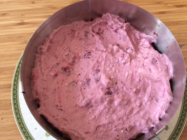 Himbeer-Mandel-Biskuit-Torte - Die Creme-Füllung